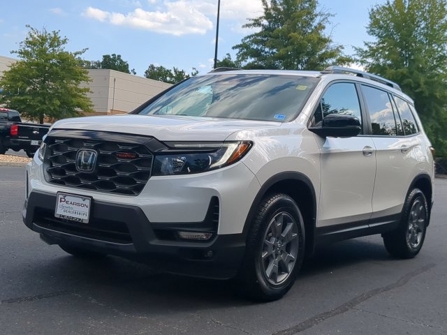 Used 2025 Honda Passport TrailSport image 7