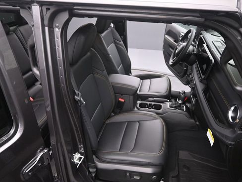 New 2026 Jeep Gladiator Sport image 11