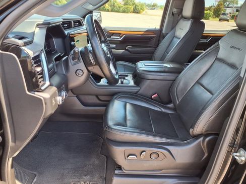 Used 2022 GMC Sierra 1500 Denali RWD image 25
