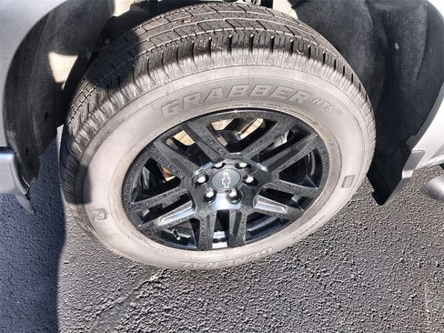 Used 2023 Chevrolet Silverado 1500 Custom w/ LPO, Dark Essentials Package image 10