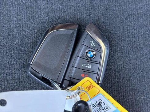Used 2022 BMW 330i Sedan w/ Driving Assistance Package RWD image 22