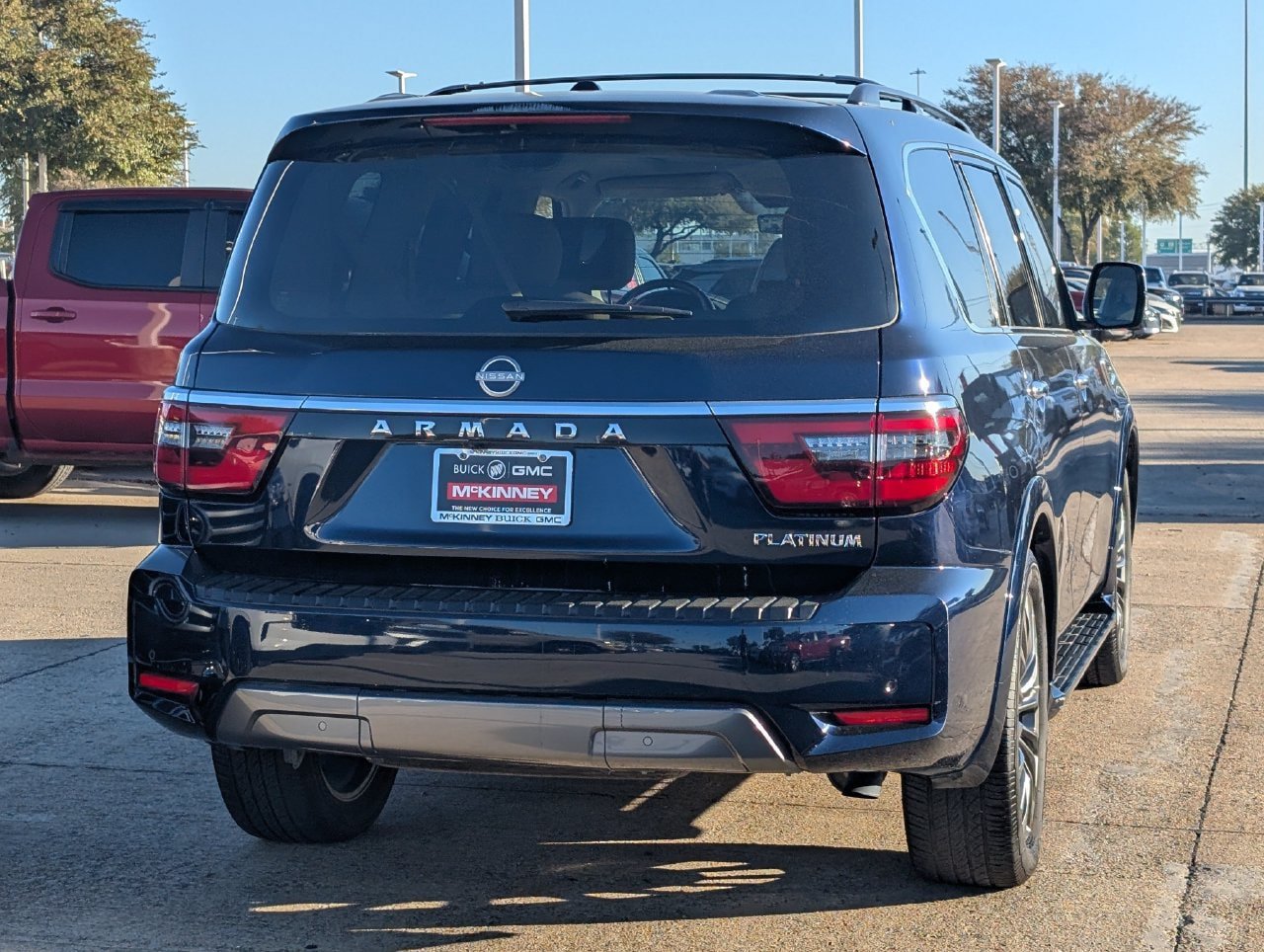 Used 2022 Nissan Armada Platinum w/ Captain's Chairs Package RWD image 4