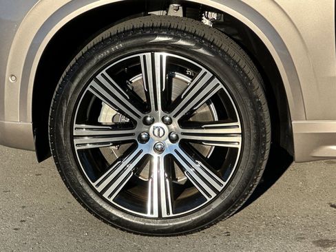 Used 2025 Volvo XC90 T8 Ultra w/ Protection Package Premier image 11