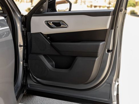 New 2026 Land Rover Range Rover Velar Dynamic SE image 25