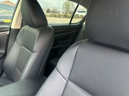 Used 2016 Lexus GS 200t image 14