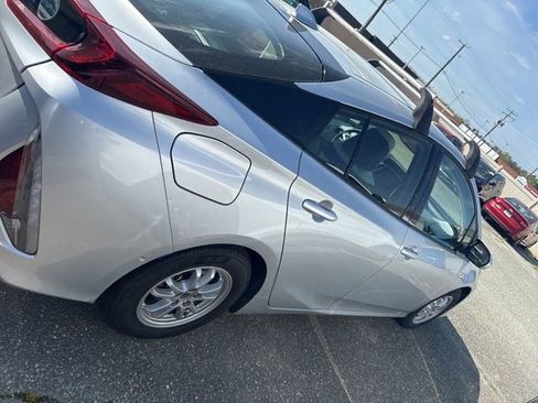Used 2018 Toyota Prius Prime Advanced image 2