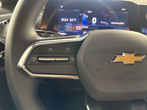 New 2026 Chevrolet Equinox EV LT image 17