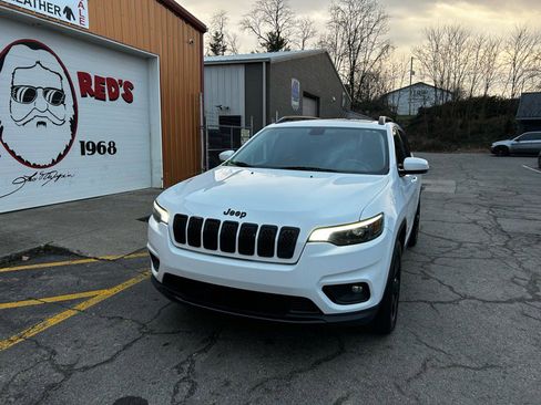 Used 2019 Jeep Cherokee Latitude Plus image 2