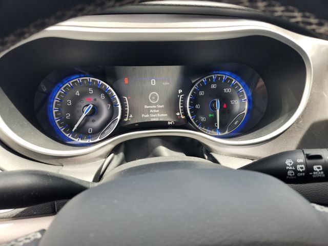 Used 2024 Chrysler Pacifica Touring-L FWD image 19