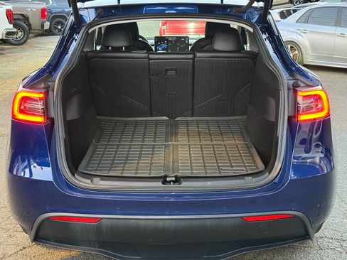 Used 2021 Tesla Model Y Long Range image 6