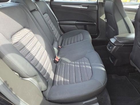 Used 2016 Ford Fusion SE FWD image 16