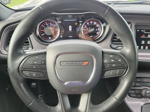 Used 2023 Dodge Challenger SXT image 17