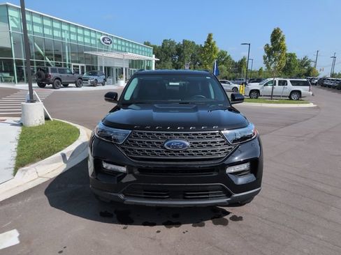 Certified 2023 Ford Explorer XLT w/ Equipment Group 202A AWD/4WD image 8