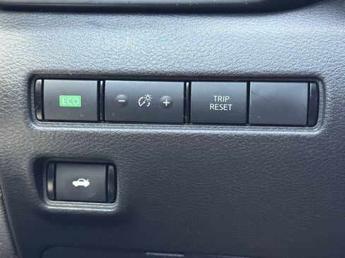 Used 2025 Nissan Sentra S FWD image 13