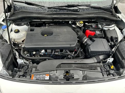 Used 2020 Ford Escape Titanium image 32