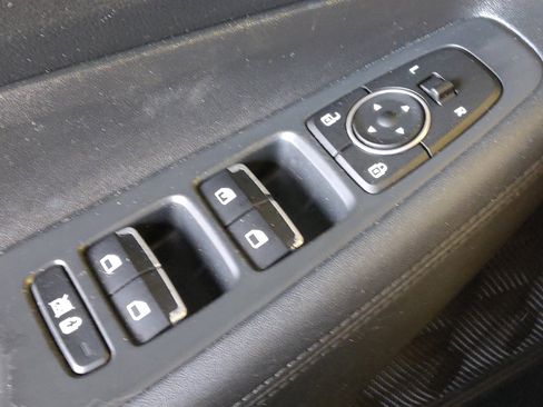 Used 2019 Hyundai Santa Fe SE AWD/4WD image 27