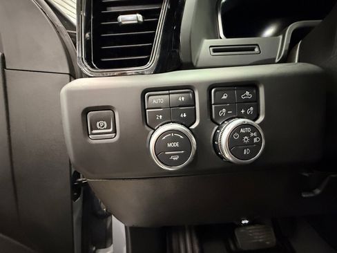 Used 2024 GMC Sierra 2500 AT4 AWD/4WD image 23