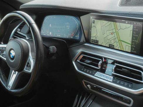 Used 2022 BMW X5 xDrive40i w/ M Sport Package AWD/4WD image 7