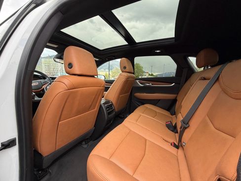 Used 2021 Cadillac XT5 Premium Luxury image 10