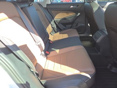 Used 2025 Volkswagen Jetta SEL FWD image 27