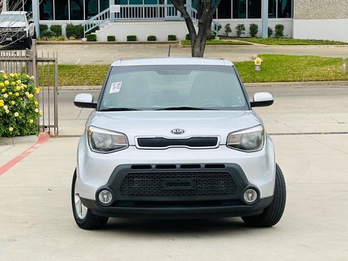 Used 2015 Kia Soul image 2