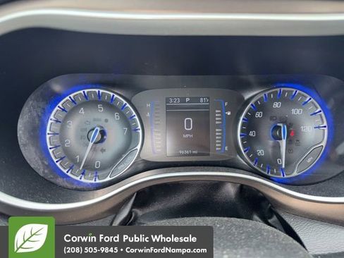 Used 2017 Chrysler Pacifica Touring-L FWD image 13
