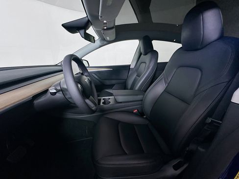 Used 2024 Tesla Model Y Long Range AWD/4WD image 13