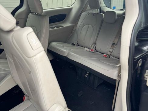 Used 2021 Chrysler Voyager Lxi FWD image 13