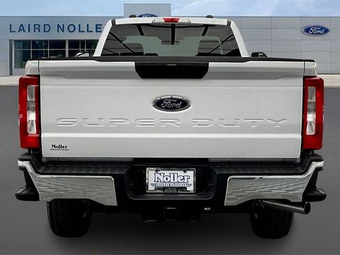 New 2026 Ford F350 XLT w/ FX4 Off-Road Package image 4