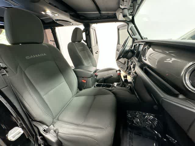 Used 2019 Jeep Wrangler Unlimited Sahara AWD/4WD image 24