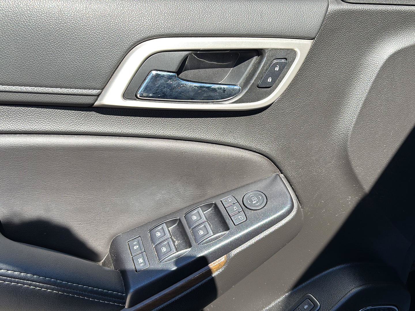 Used 2019 GMC Yukon Denali w/ Denali Ultimate Package AWD/4WD image 16