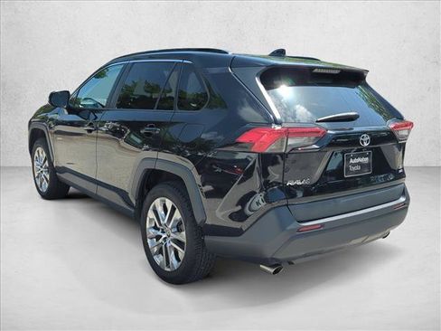 Used 2020 Toyota RAV4 XLE Premium AWD/4WD image 7