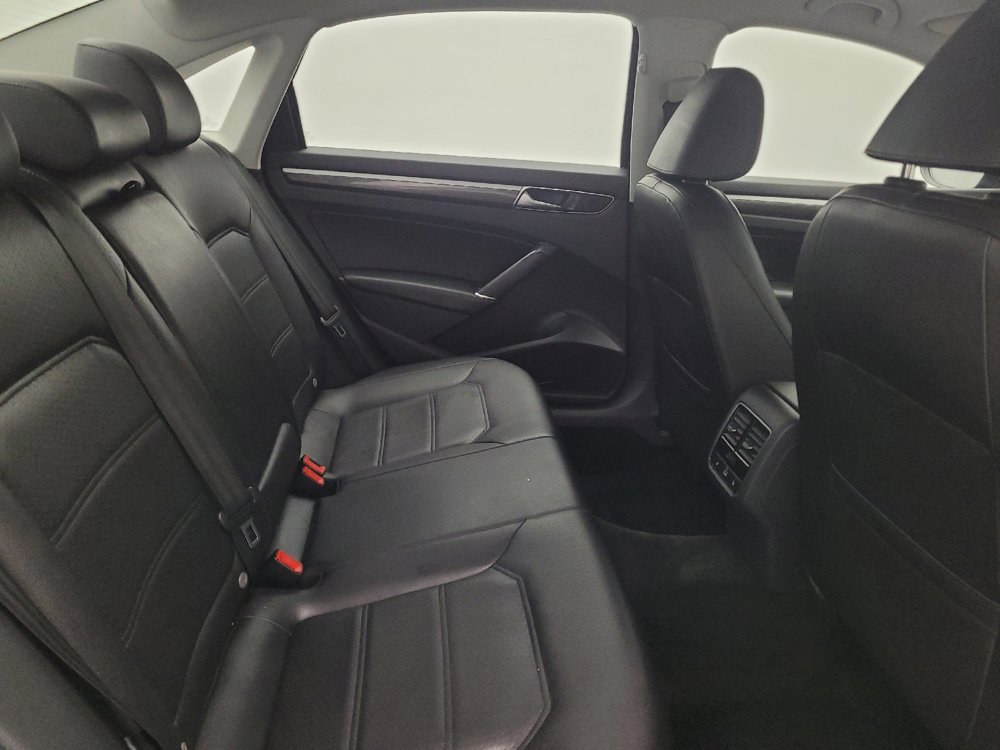 Used 2016 Volkswagen Passat 1.8T SE FWD image 19