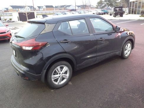 Used 2023 Nissan Kicks S image 2