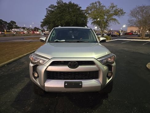 Used 2018 Toyota 4Runner SR5 Premium w/ Wilderness Package image 2