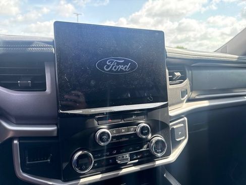 Used 2022 Ford Expedition XLT RWD image 11