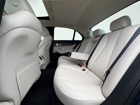 Used 2021 Mercedes-Benz E 350 4MATIC Sedan image 21