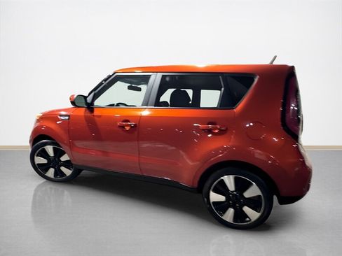 Used 2018 Kia Soul + image 7