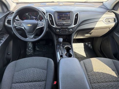 Used 2024 Chevrolet Equinox LT FWD image 2