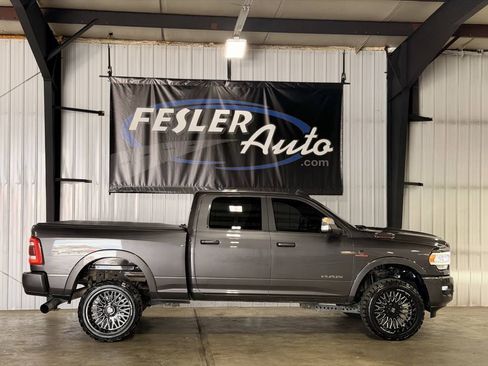 Used 2019 RAM 2500 Laramie AWD/4WD image 2