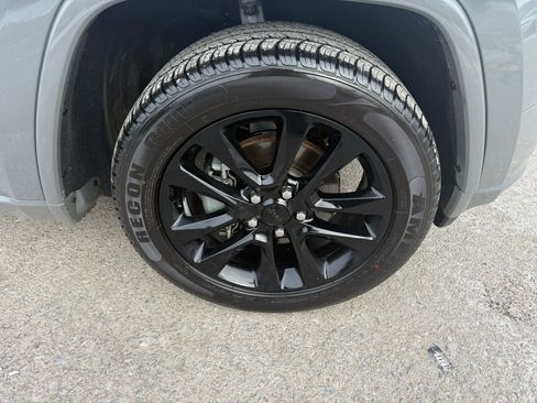 Used 2019 Jeep Grand Cherokee Altitude image 9