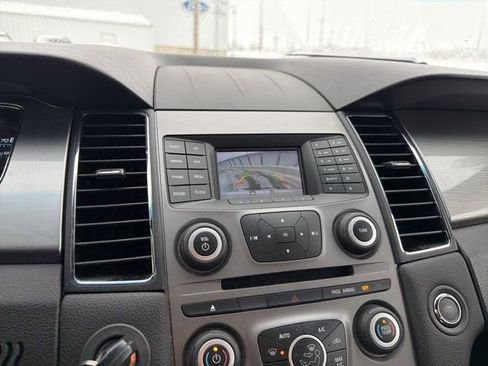 Used 2017 Ford Taurus SEL image 7
