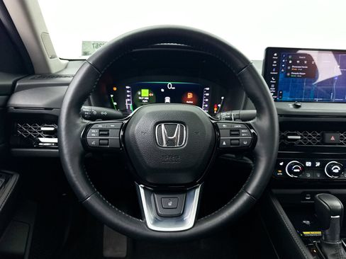 Used 2025 Honda Accord Touring image 4