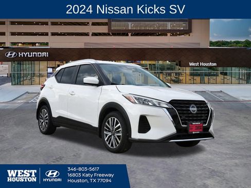 Used 2024 Nissan Kicks SV image 1