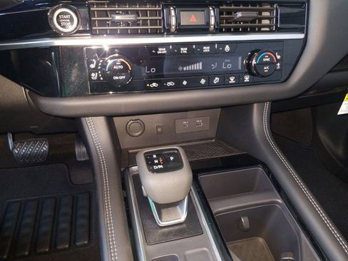 New 2025 Nissan Pathfinder Platinum w/ Cargo Package image 18