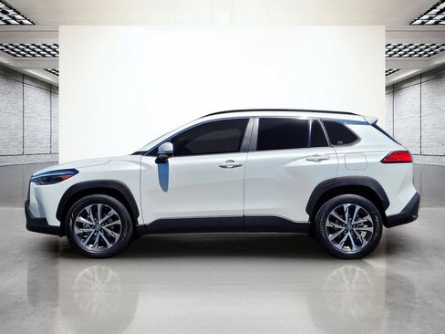 Used 2023 Toyota Corolla Cross XLE FWD image 9