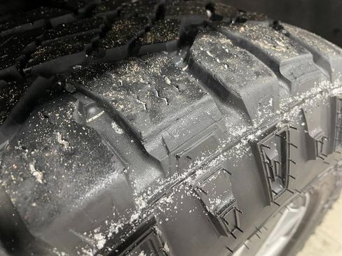 Used 2022 GMC Canyon AT4 image 8