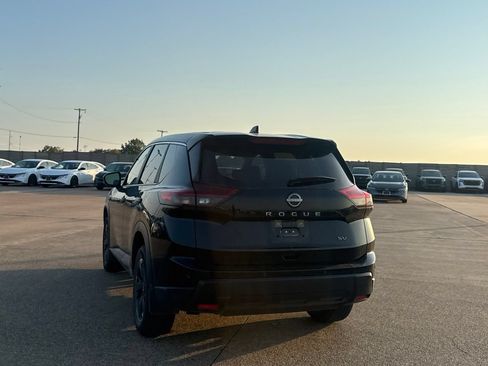 Certified 2024 Nissan Rogue SV FWD image 18