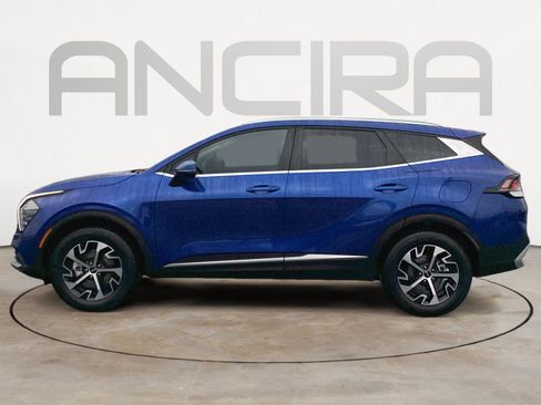 Used 2025 Kia Sportage EX image 9