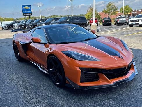 Used 2024 Chevrolet Corvette Z06 image 2